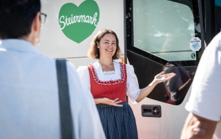 Bitte einsteigen zur Gruppenreise in die Steiermark (c)Busreisen Steiermark, Jesse Streibl