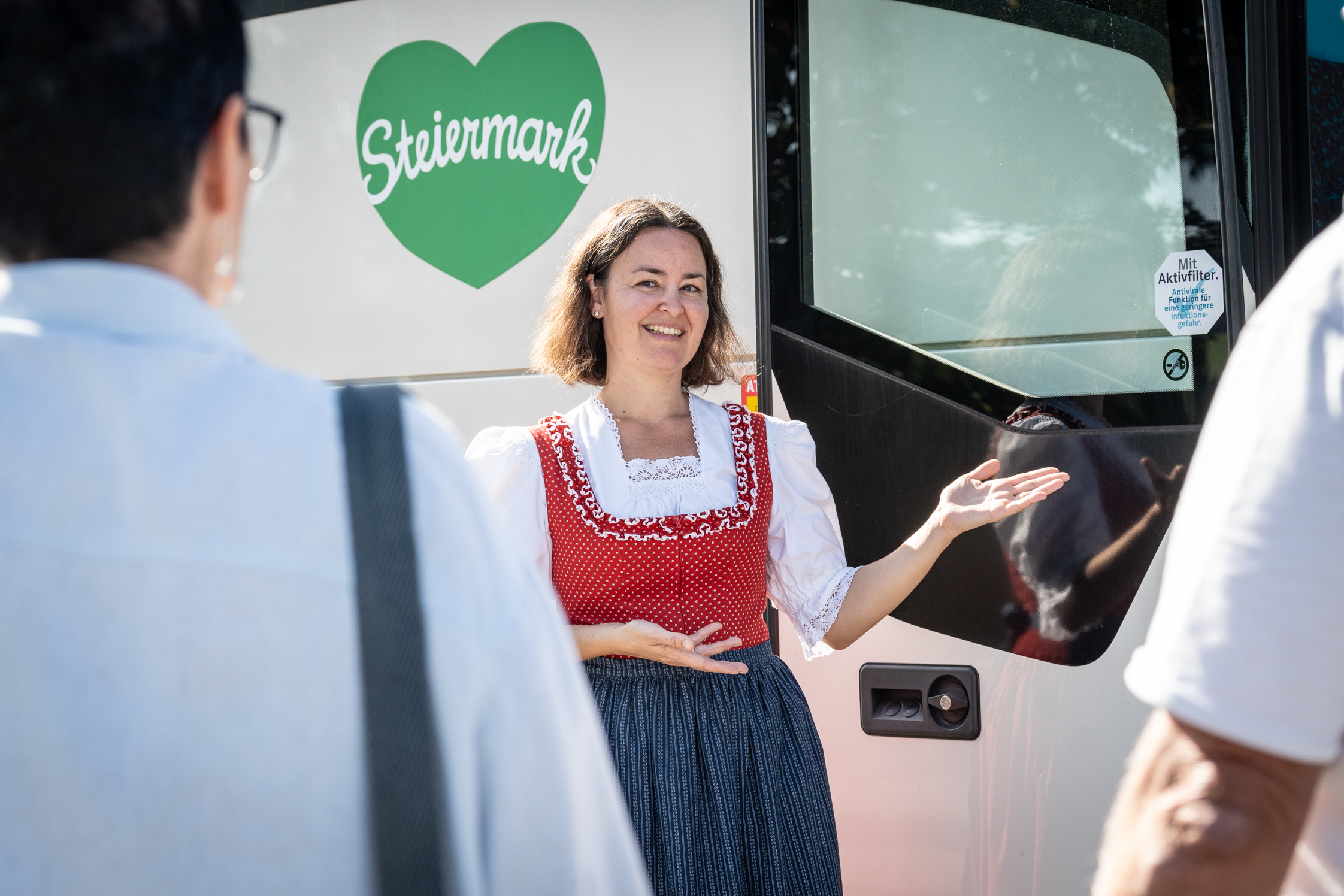 Bitte einsteigen zur Gruppenreise in die Steiermark (c)Busreisen Steiermark, Jesse Streibl